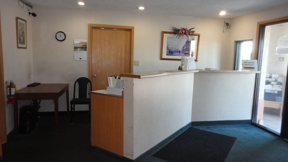 Crawfordsville Vacations - Knights Inn Crawfordsville - Property Image 2