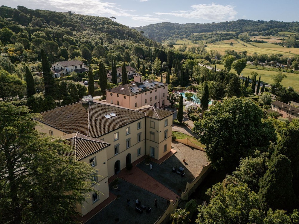 Borgo San Martino Residence Hotel & SPA