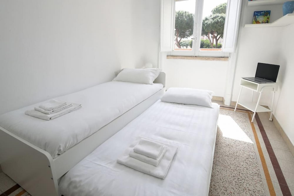 Welcomely - Vintage Apartment view 2