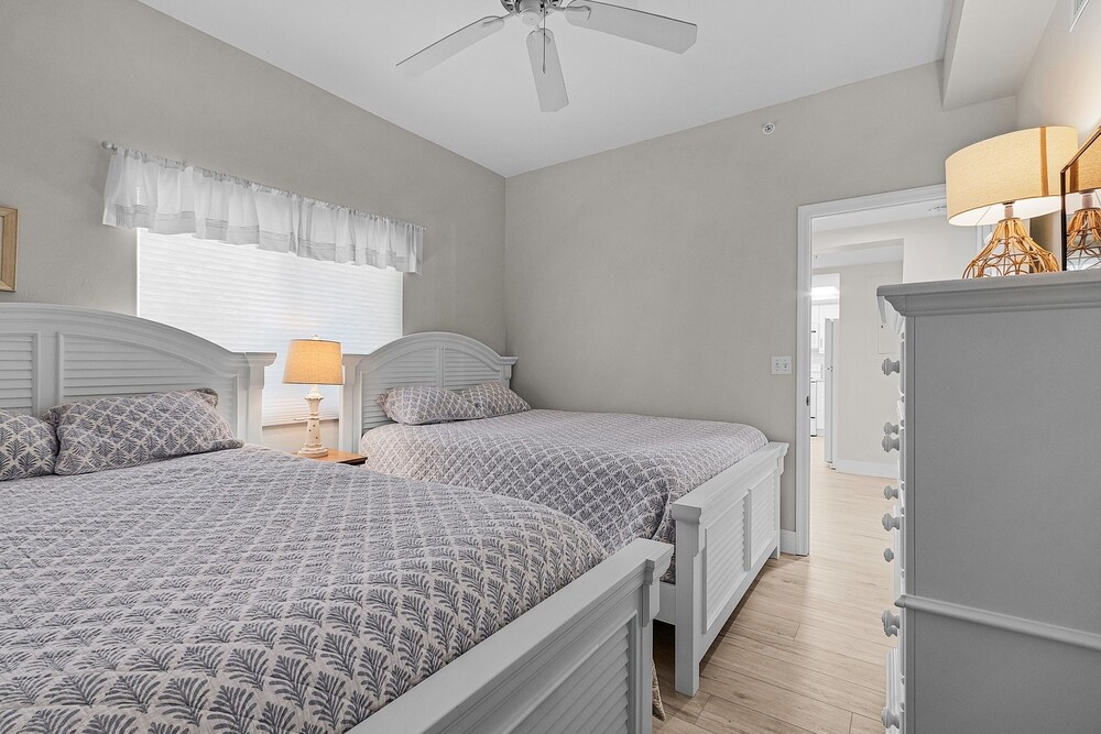 Casa Marina 432 Newly Remodeled, Water View 2 Bedroom Condo