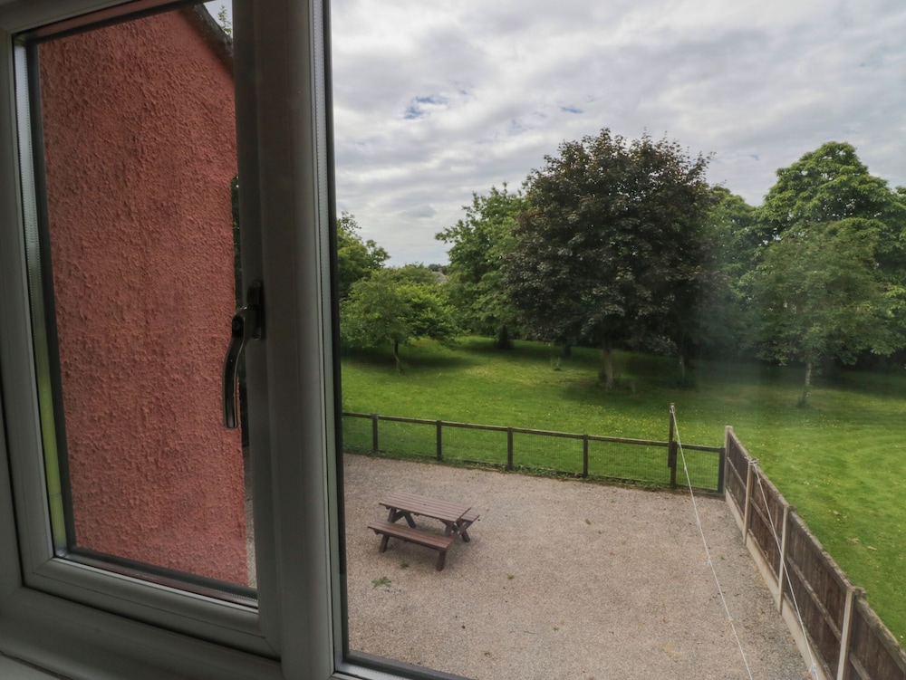 1 Eamont Park