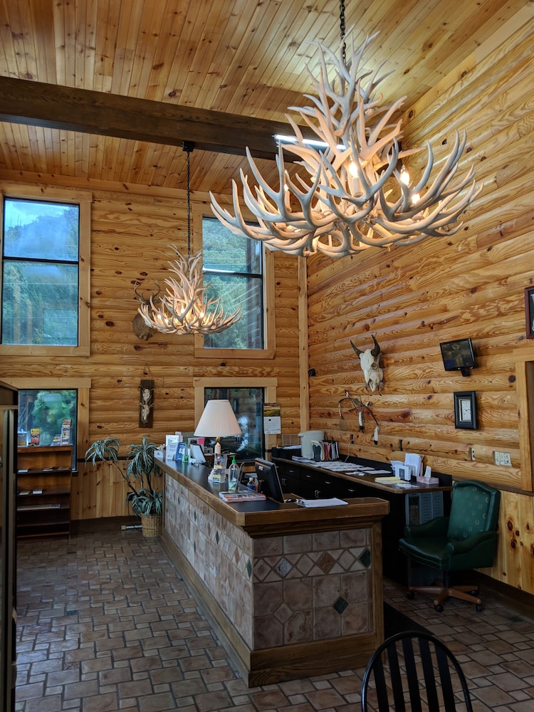Cherokee Lodge