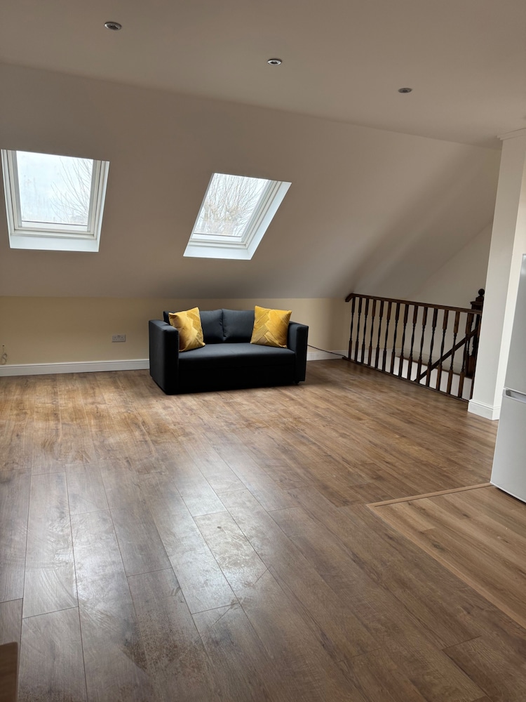 London Retreat With Great Location