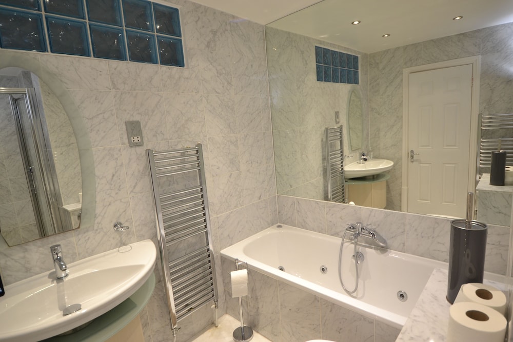 Luxury Hyde Park