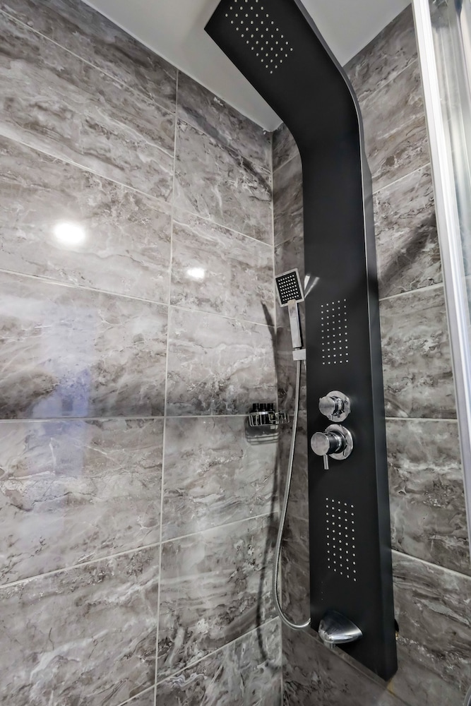 Kraliçe Oteli - Image 82