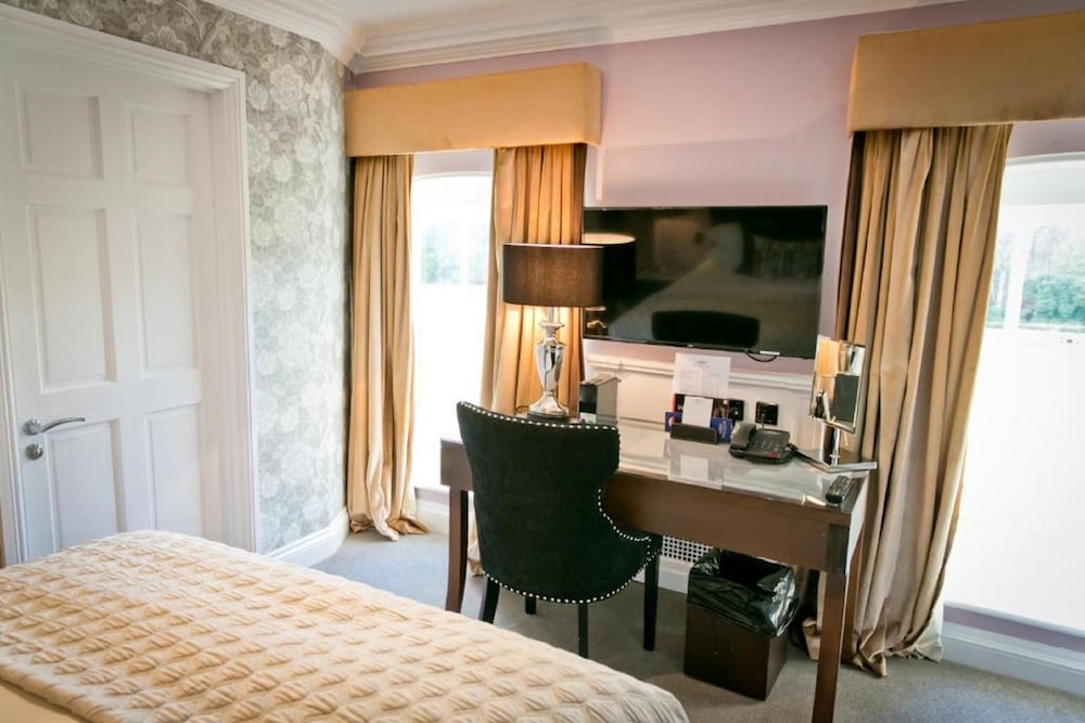 Hook Vacations - Warbrook House Heritage Hotel - Property Image 4