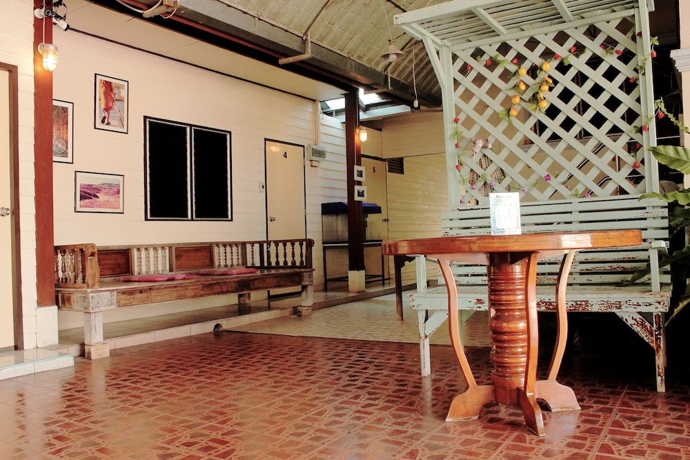 Hotel Ploynam Homestay - Image 1