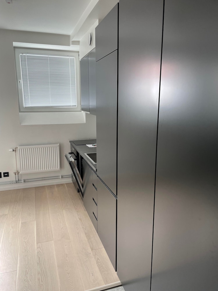 Apartment - Sleeps 3 & Great Location