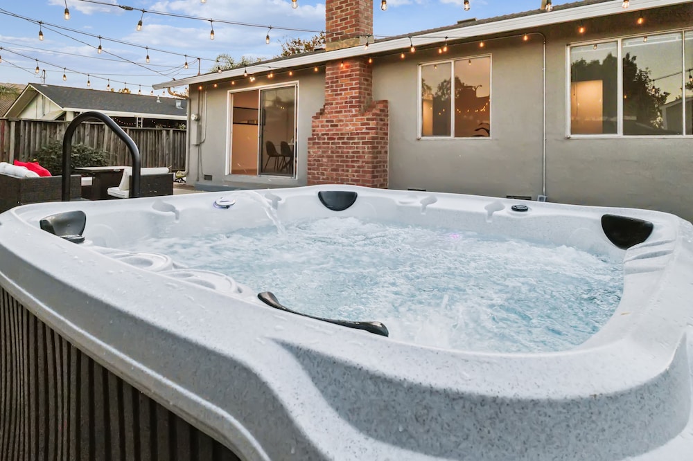 Charming Vintage Retreat In The Heart Of San Jose 3 Bedroom Home