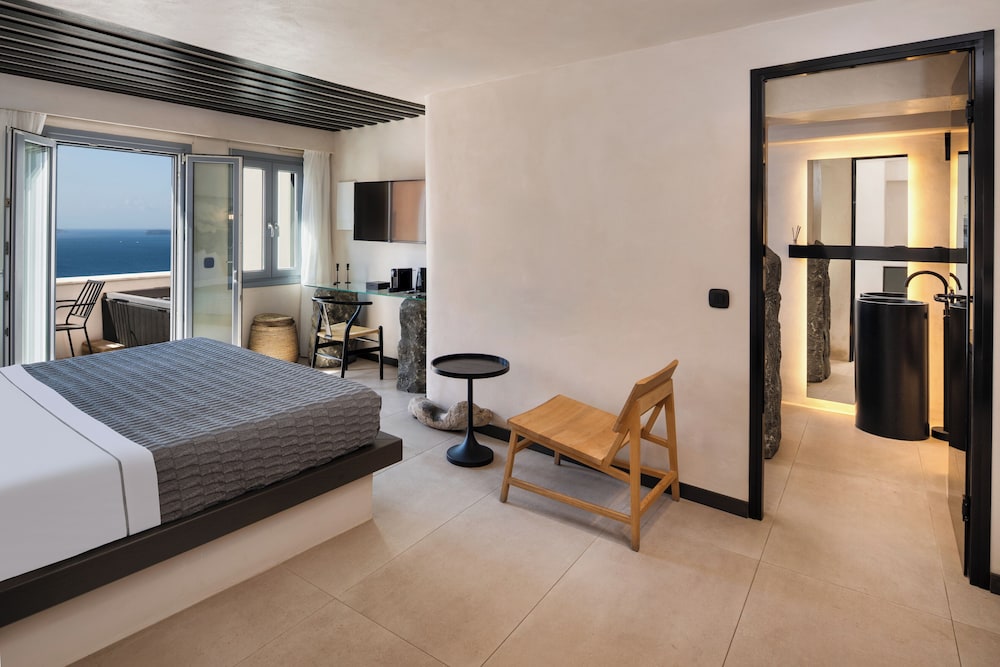 ArmonOia Suites