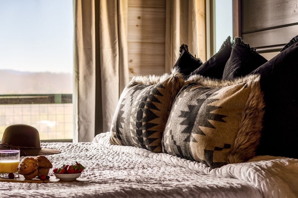 The Luxe 4 Bedroom Cabin