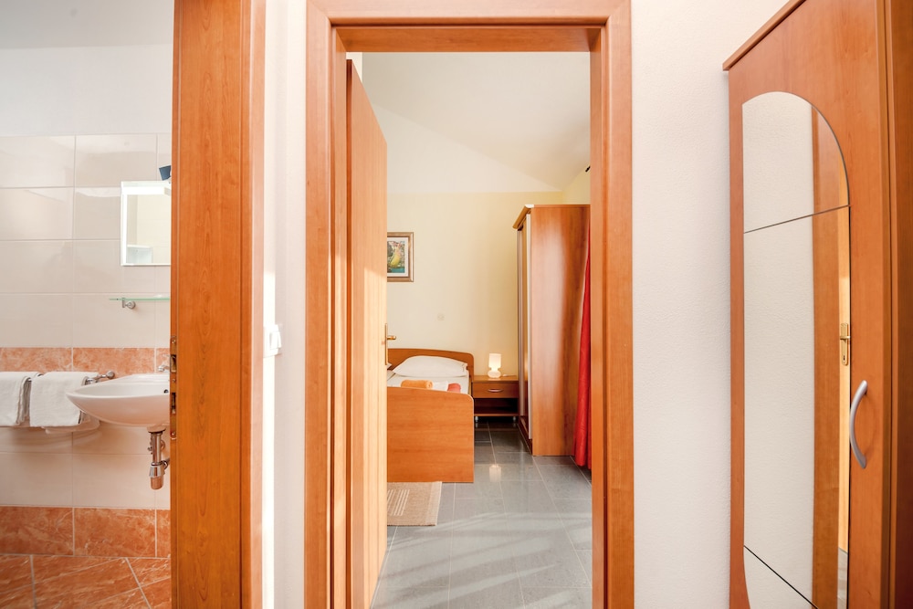 Apartments Vila Adrijana and Fitness Studio Wolf