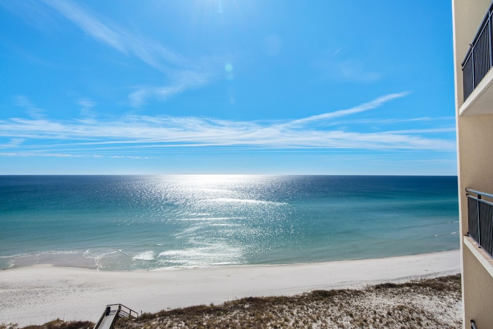 Navarre Towers 805