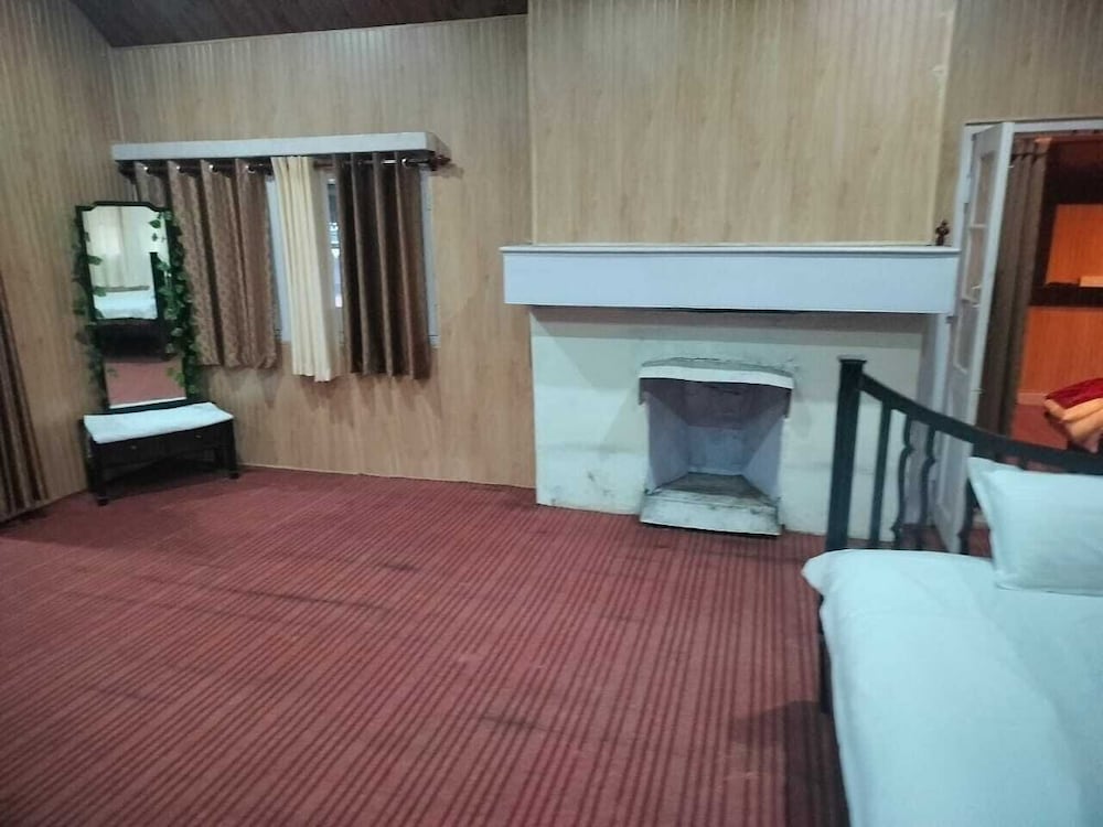 Castleton Casa