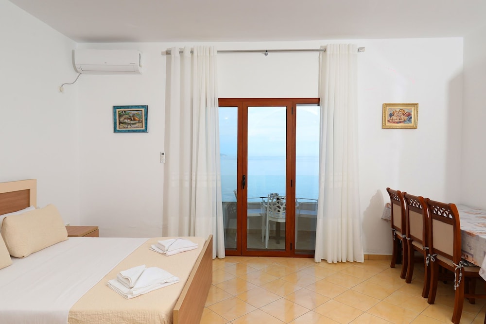 Hill Suites
