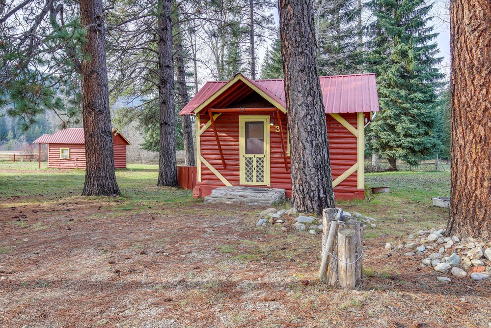 Serene Deborgia Hideaway: Hiking & Fishing Nearby