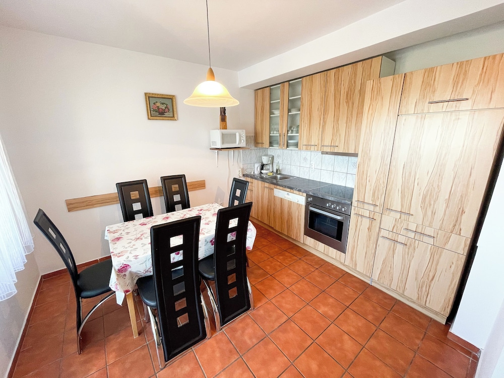 Apartment Fruk 2