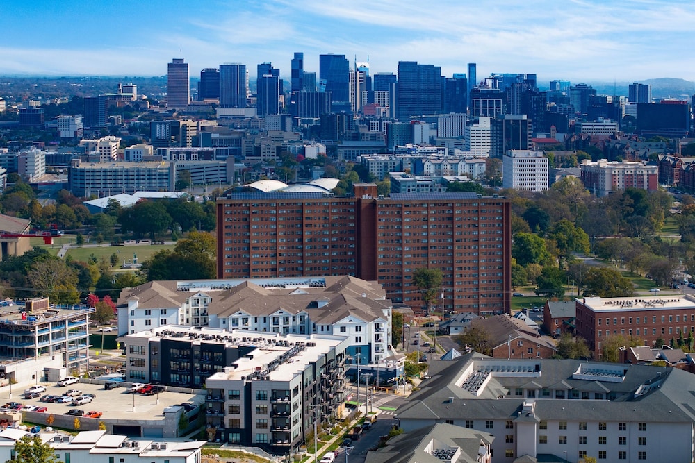 Honkey-tonk by Avantstay New Modern 2bdr in Walkable Midtown w Gym Pool
