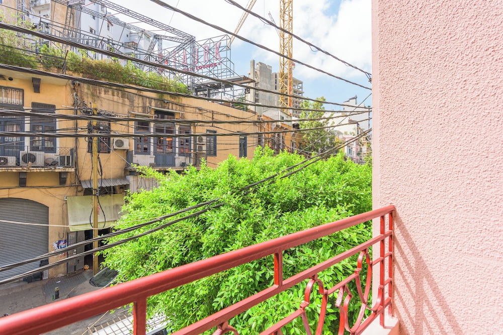 Stairway - Cozy Studios In Mar Mikhael