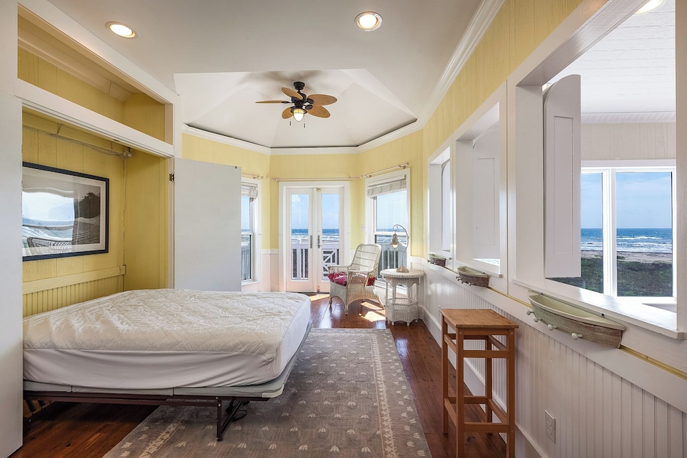 Breakers Pointe by Ryson Vacation Rentals