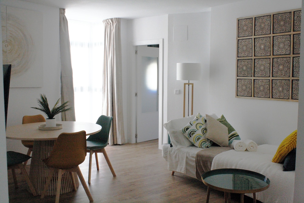 APARTAHOTEL MADRID URBAN SUITES - EDIFICIO EXCLUSIVO - 7 Apartments Boutique Full Equiped