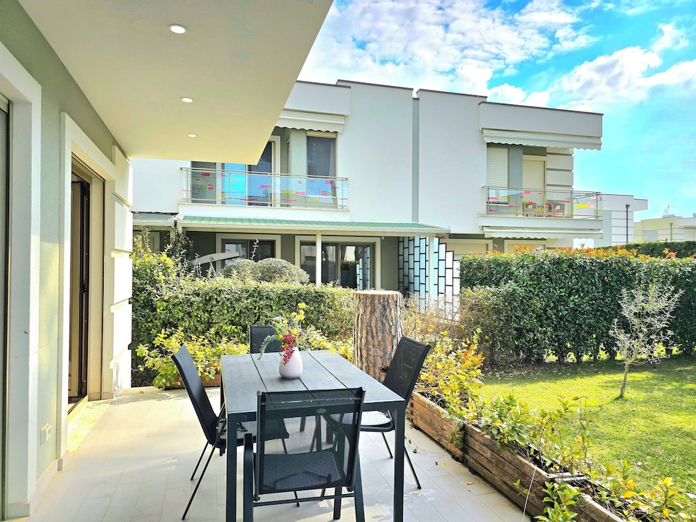 Sunny Beach Apartments 300