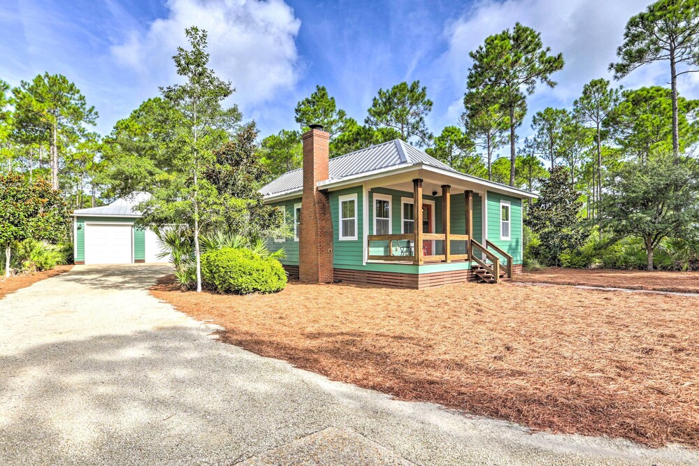 Breezy Home w/ Grills, Pool & Beach Access! view 4