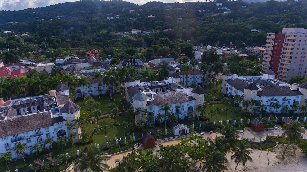 Sandcastles Beach Resort