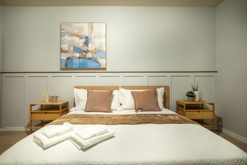 Fun and Relax 10 Bed Home Pool Themed Rooms