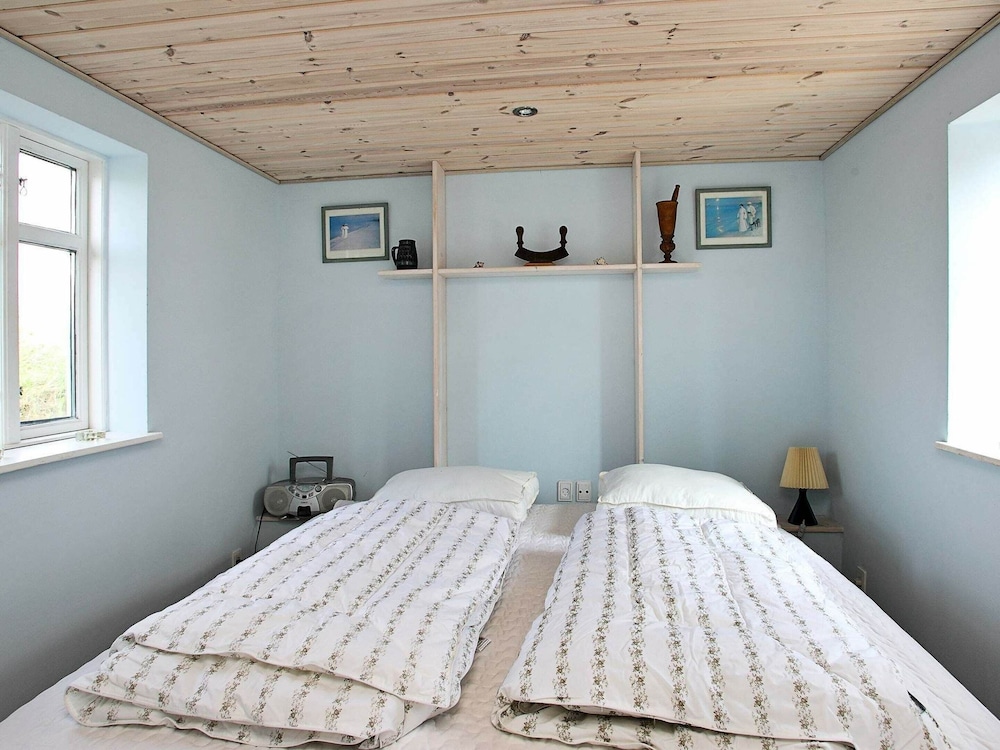 Spacious Holiday Home in Løkken Jutland near Beach view 2