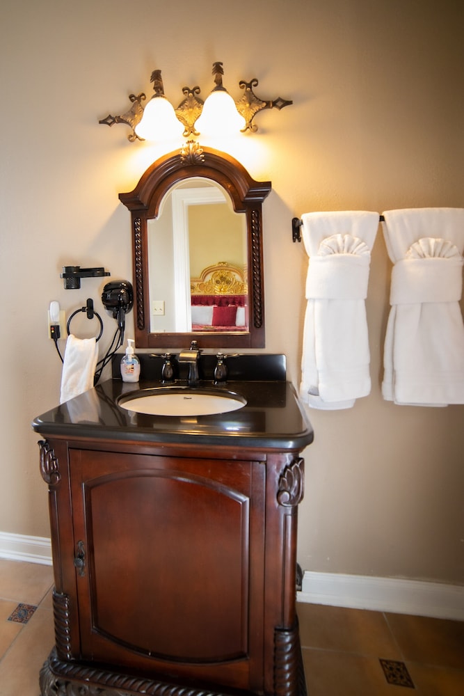 Oak Tree Hotel