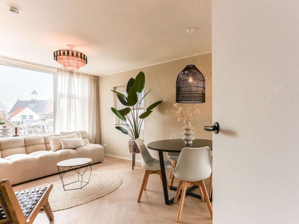 Suite in Vrouwenpolder Near North Sea Beach