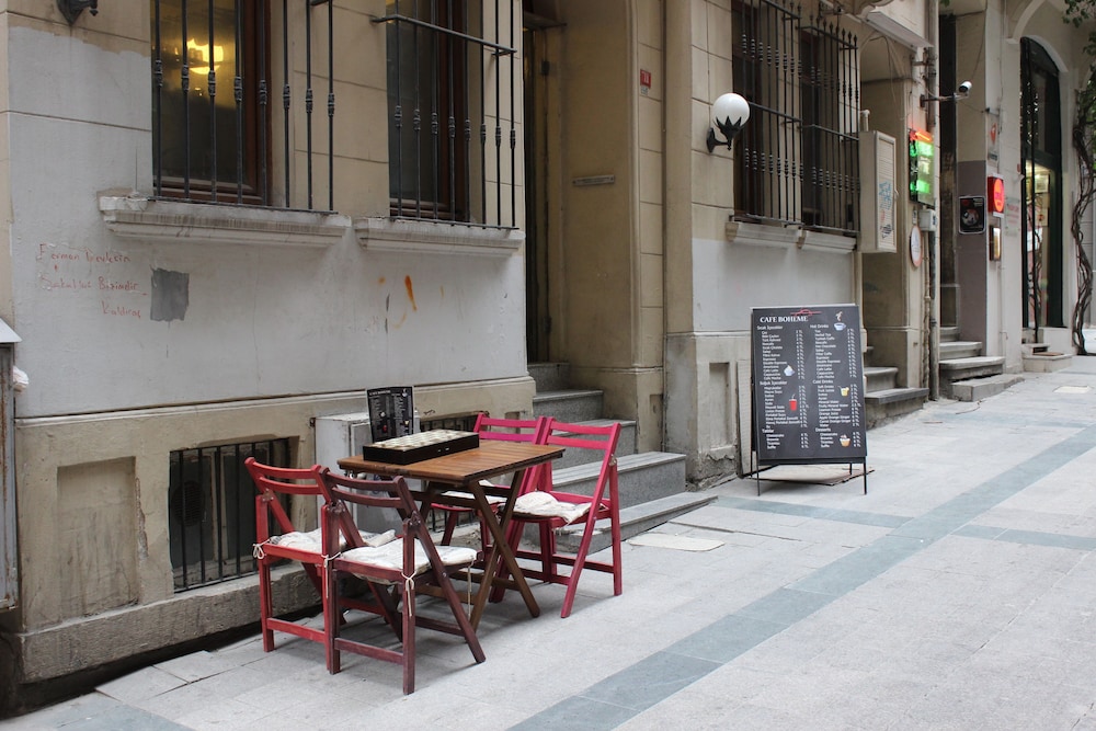 Chambers Of The Boheme - Hostel