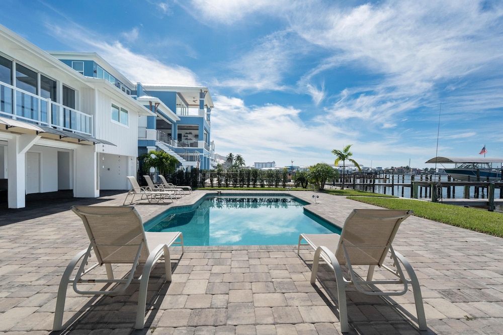 Island Bay Retreat