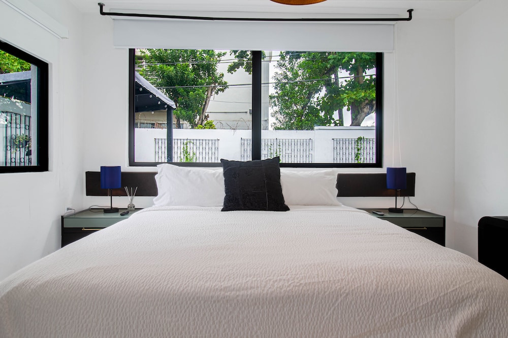 Villa Azure Ocean Suites view 4