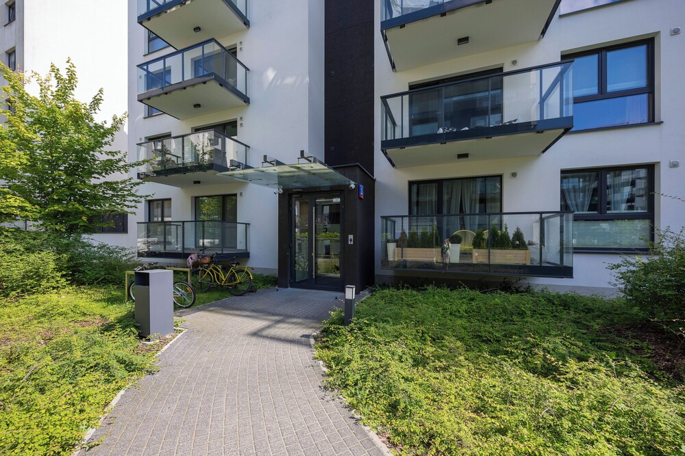 Karlińskiego Apartment Warsaw by Renters