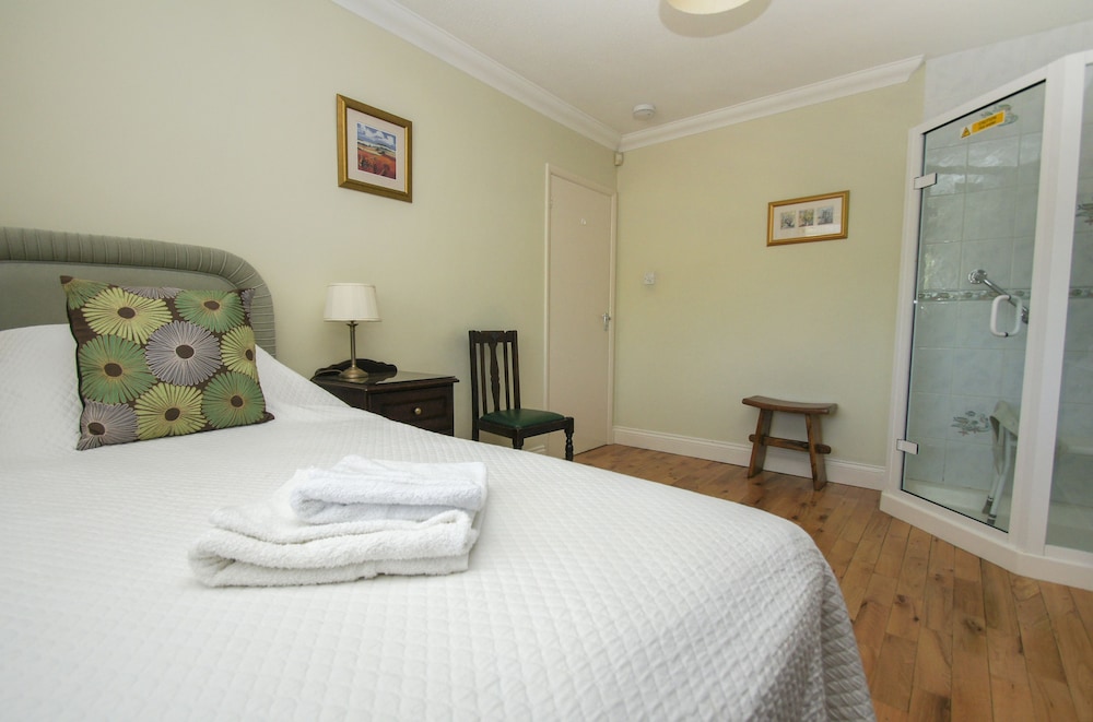 Dean Court Bungalow Parking by Brighton Holiday Lets view 5