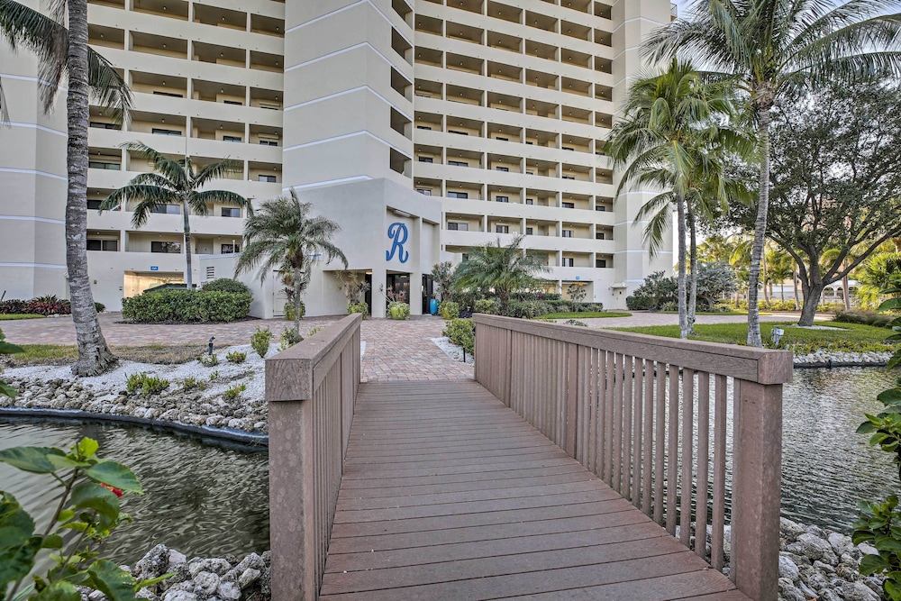Luxe Beachfront Family Condo w/ Resort Amenities!