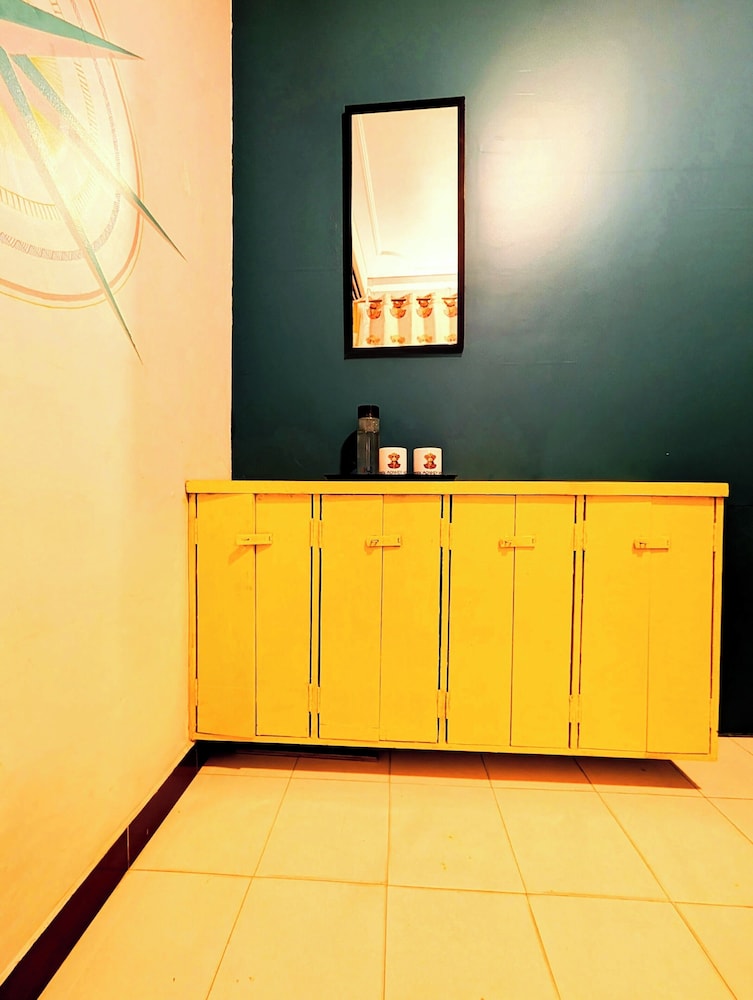 Hidden Monkey Hostel Chet Singh Ghat