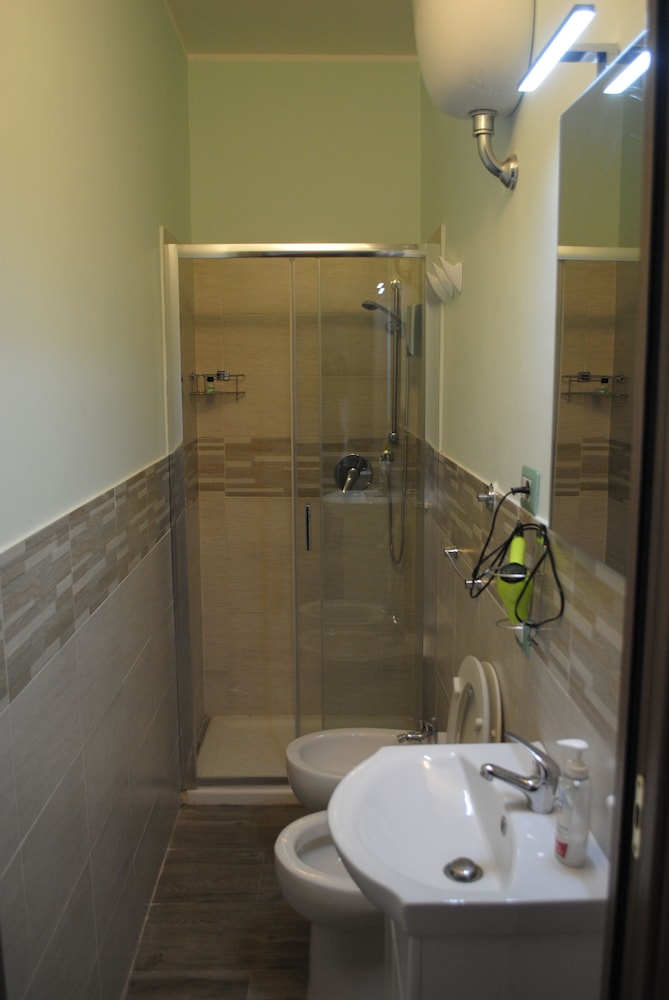 PIGNASECCA GUEST HOUSE