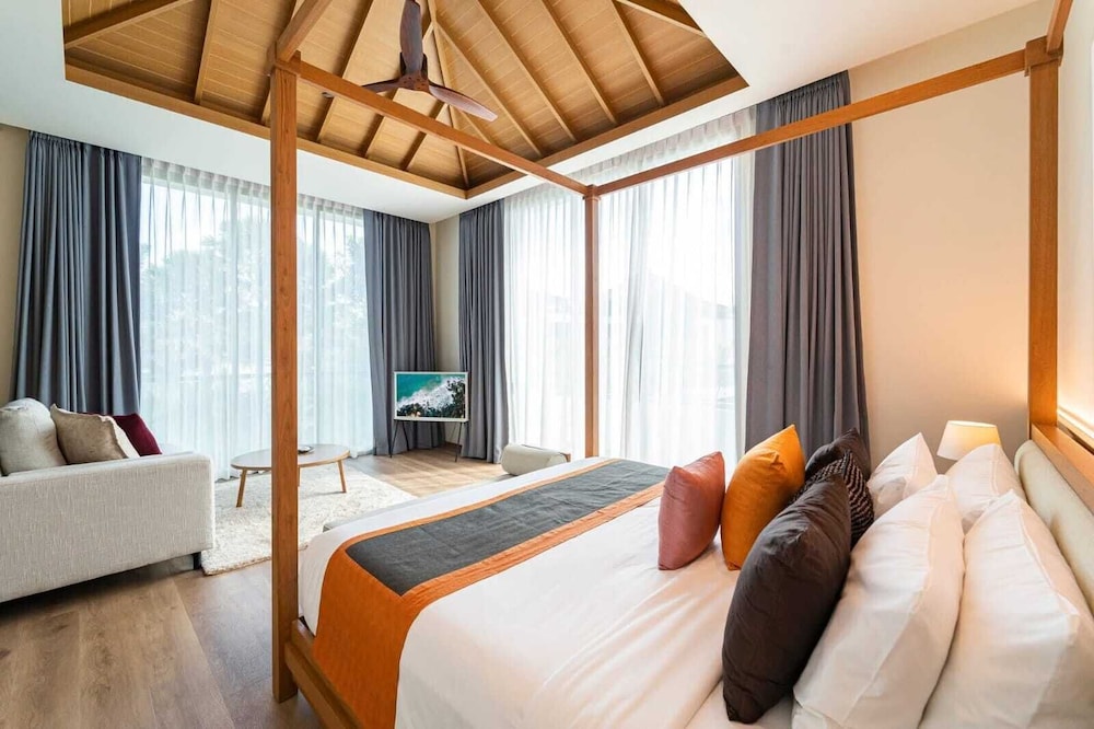 Luxury Teak 4BR Private Pool Villa in Bang Tao