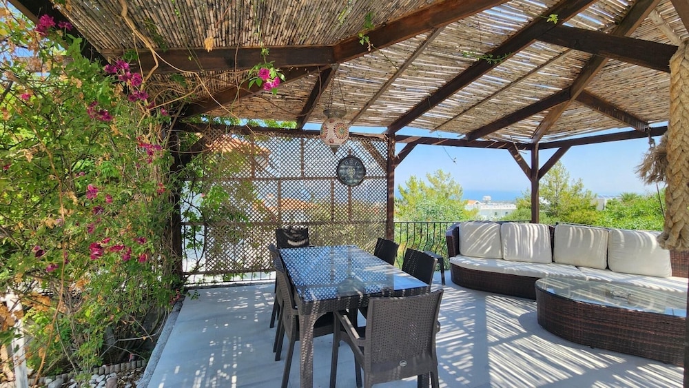 Beautiful Villa Within Easy Distance to Attraction