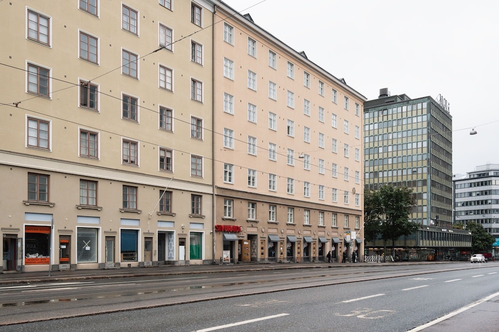 Modern Top-Floor Apt. in Helsinki
