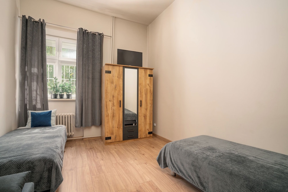 AS HOME Ofiar Oświęcimskich