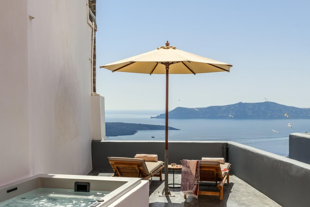 Villa Dawn in Fira Santorini photo 3