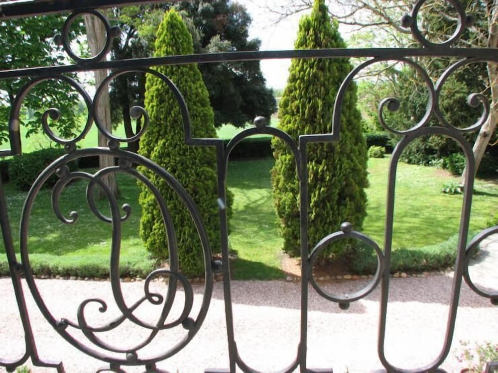 Domaine Saint-Joly