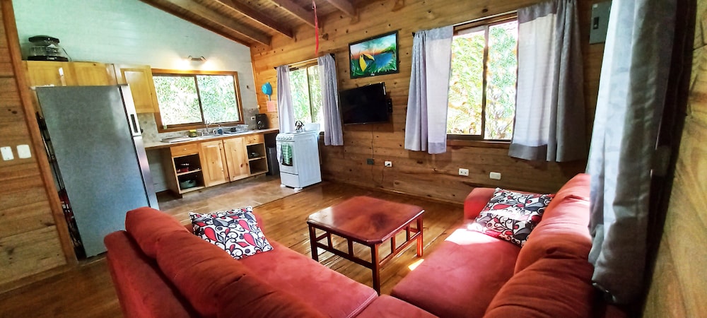 Cabinas Costa Tropicana