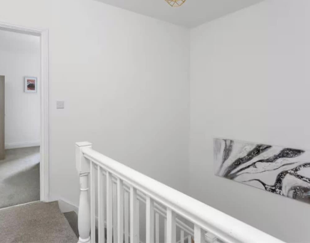 Large 4 Bed House - 4 Double Beds