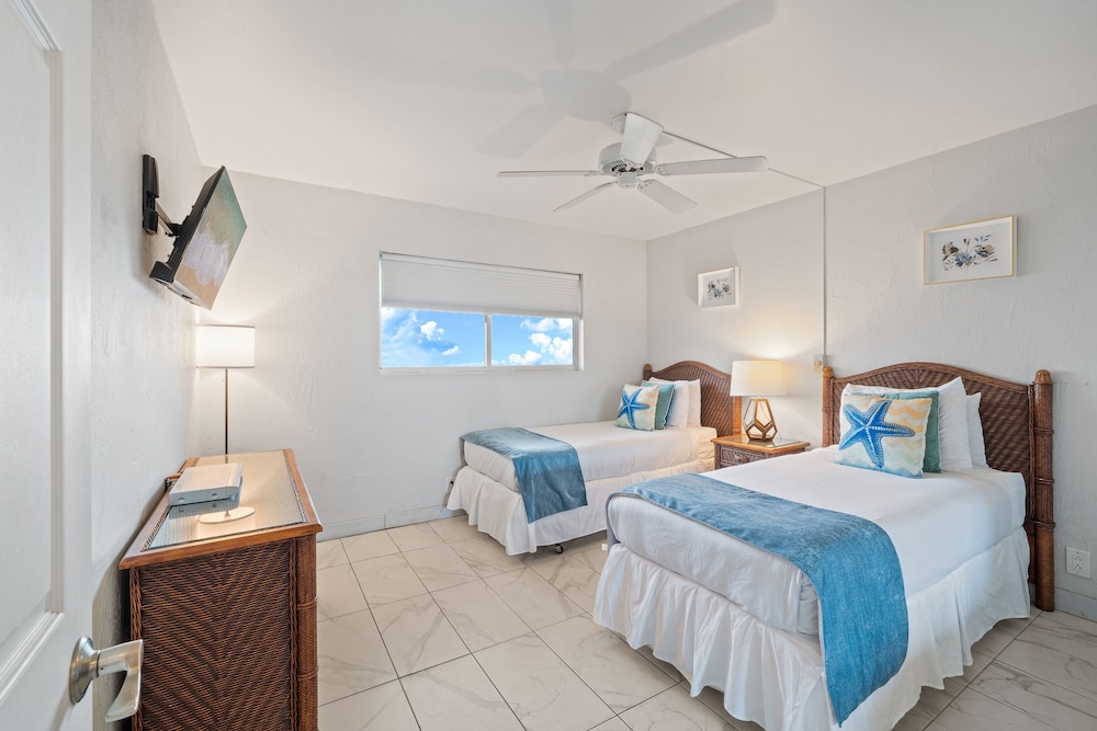 Menehune Shores 421 2 Bedroom Condo