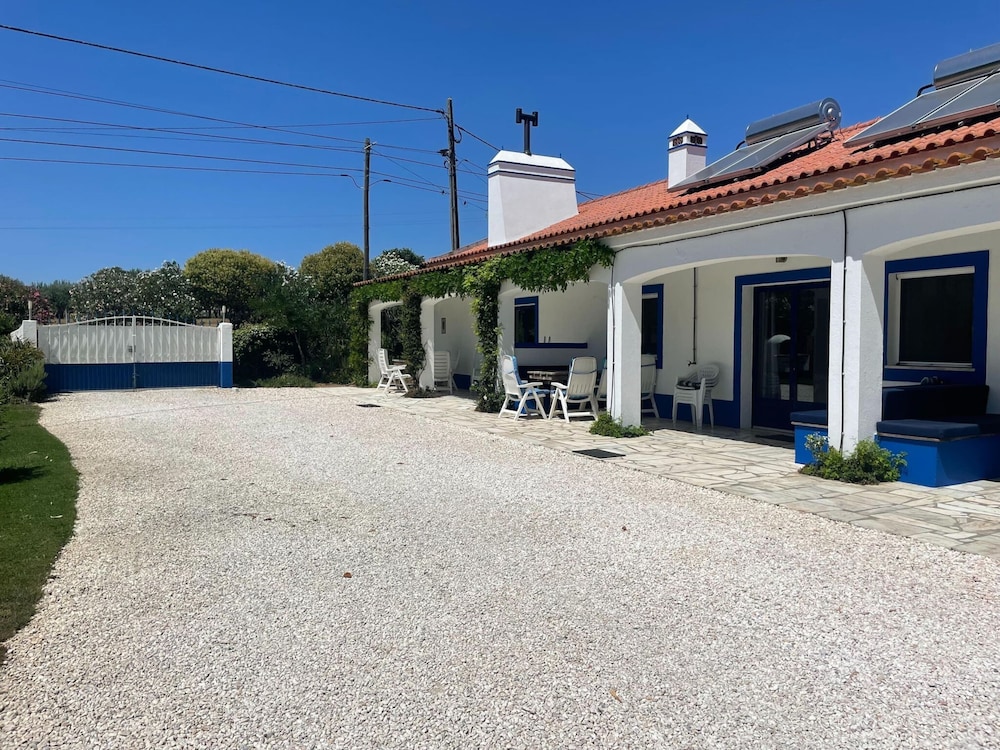 Shared Farmhouse Near Serra Monfuradoca view 5